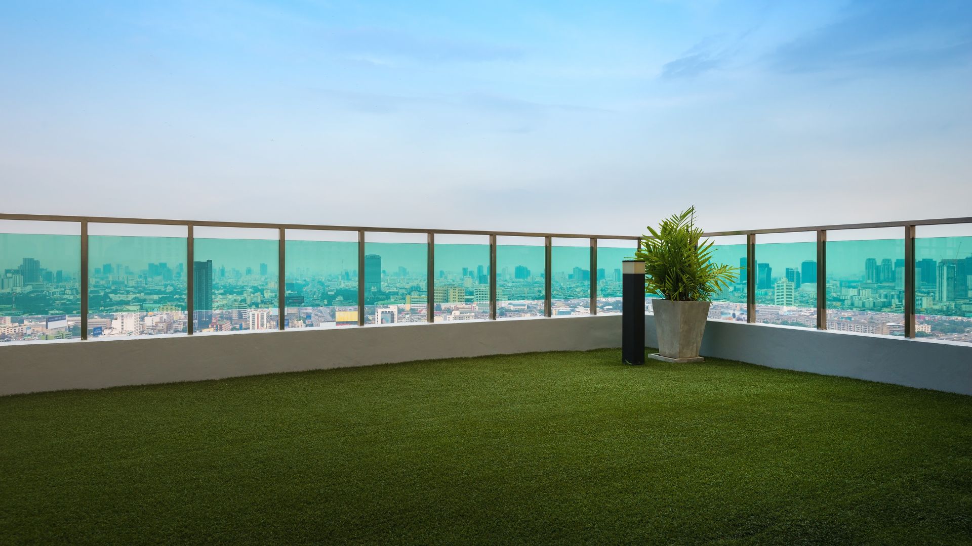 Tustin, CA<br />
Flat Roof<br />
 
