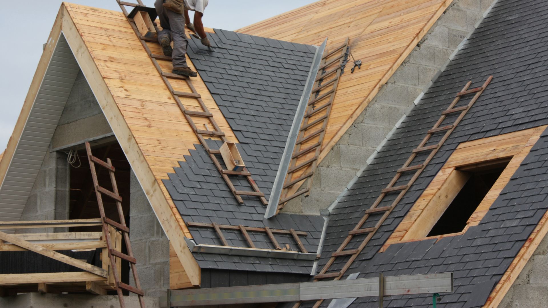Tustin, CA<br />
Rubber Slate Roof<br />
 